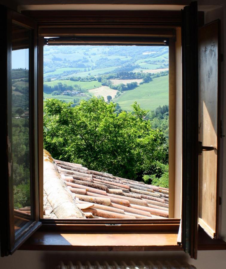Gasthaus Country House Ca' Vernaccia Urbino Exterior foto