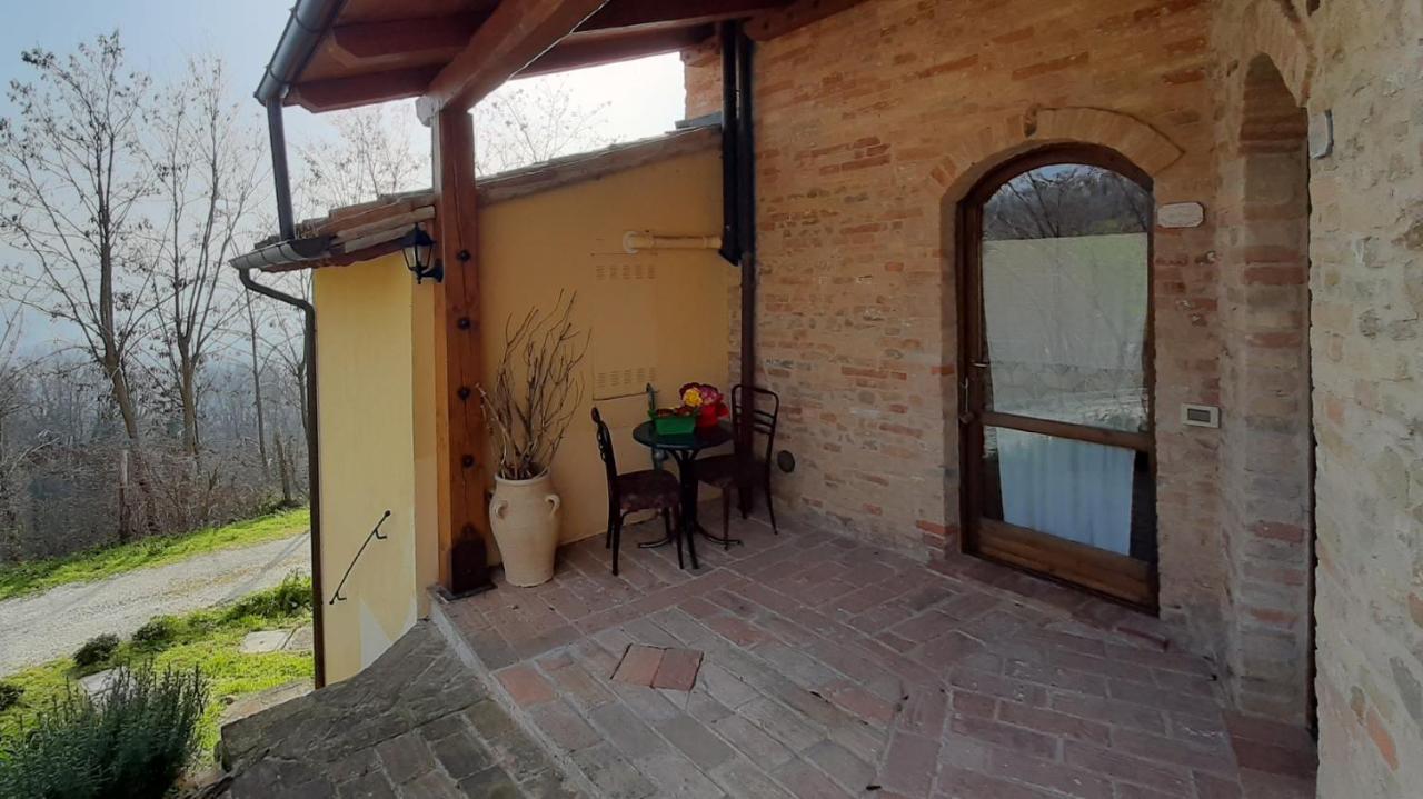 Gasthaus Country House Ca' Vernaccia Urbino Exterior foto