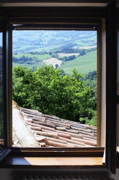 Gasthaus Country House Ca' Vernaccia Urbino Exterior foto